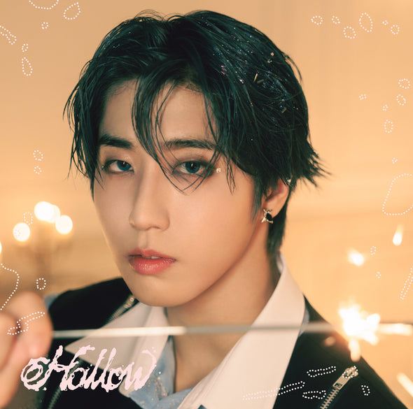 [PRE-ORDER] STRAY KIDS - Japanese 3rd Mini Album ‘HOLLOW’ (Limited Fan Club Solo Jacket)
